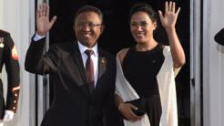 Le président malgache (2014-2018) Hery Rajaonarimampianina avec son épouse Voahangy, le 5 août 2014 à Washington.