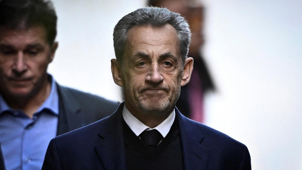 Procès libyen: la justice française ordonne la remise en liberté de l'ancien président Nicolas Sarkozy