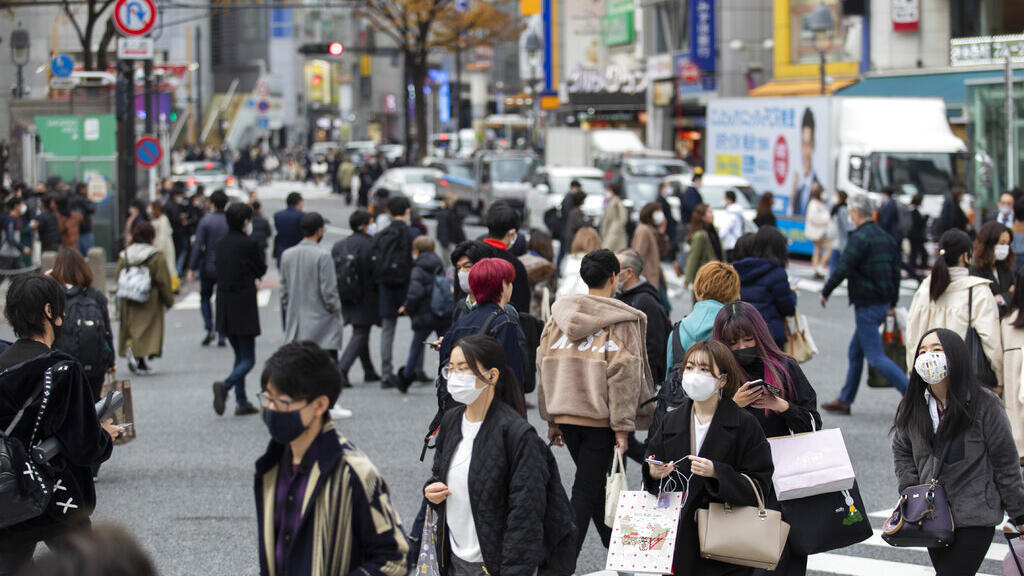 Em tempos normais, essa época de férias é uma das mais movimentadas no país, quando muitos viajam para visitar a família no interior.