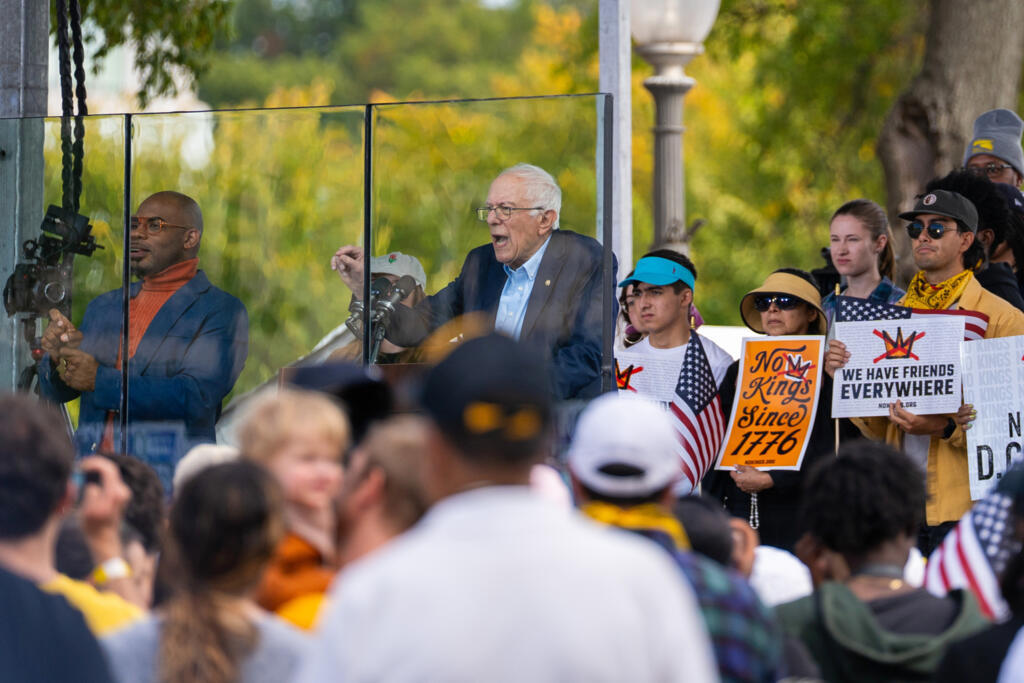 Figure de la gauche américaine, le sénateur du Vermont Bernie Sanders s'est exprimé lors de la manifestation organisée à Washington par le mouvement «No Kings».