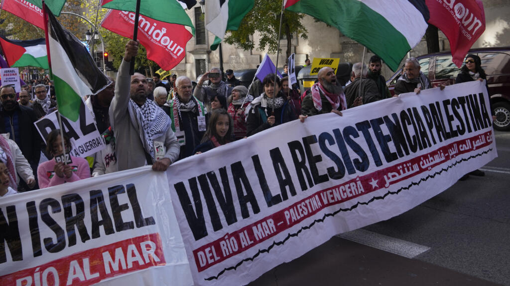 Rassemblement pro-palestinien à Madrid, en Espagne, le samedi 2 décembre 2023.