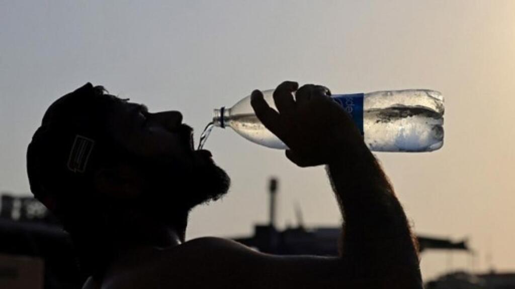 阿拉伯聯合大公國五月氣溫飆破攝氏50度，熱到爆！