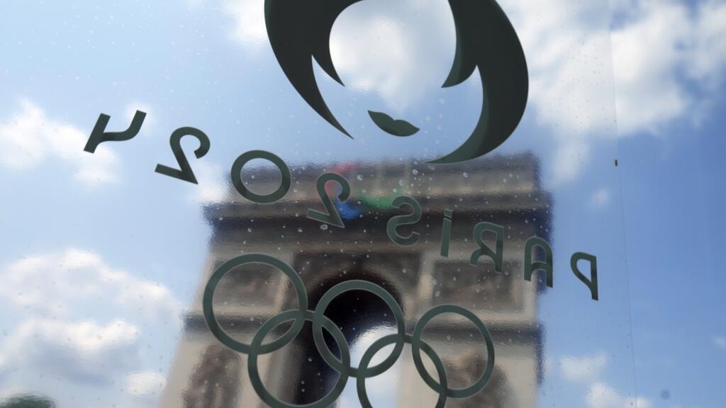 L'Arc de Triomphe avant les Jeux olympiques d'été de 2024, le mercredi 24 juillet 2024, à Paris, France.