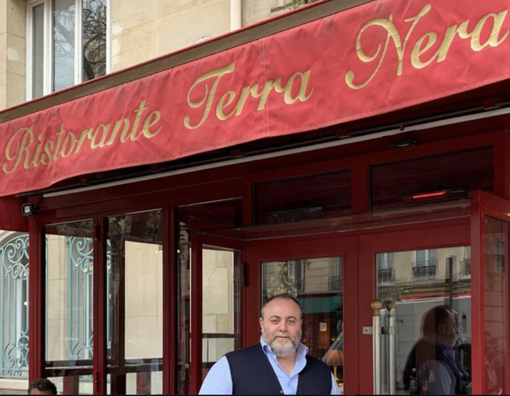 O proprietário do restaurante "Terra Nera", Valerio Abate.