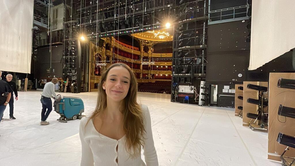 No palco da Ópera de Paris, Luciana Sagioro comemora mais destaques no corpo de baile após sua promoção ao cargo de Coryphée.
