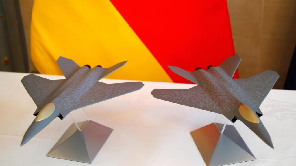 Maquettes du SCAF présentées à Paris, en février 2020.