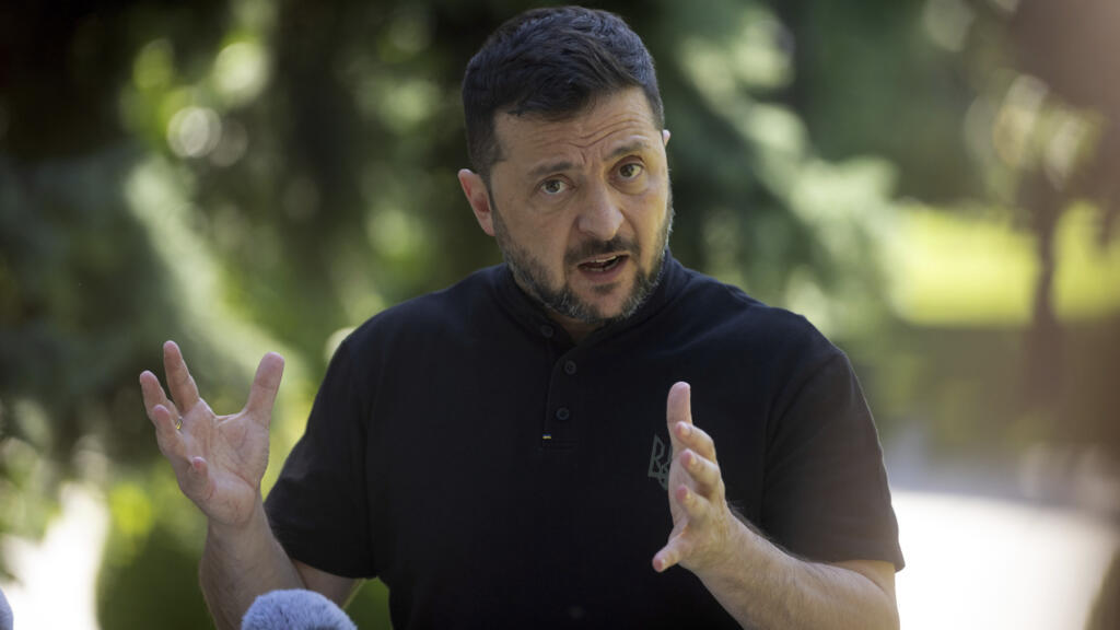 Volodimir Zelenski intenţionează să anunţe pe 24 februarie planul pentru alegeri şi referendum