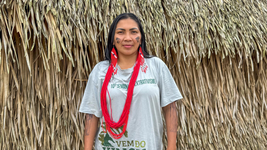 Vania Asurini vive na aldeia Ita'Aka e, desde 2024, passou a entregar produtos da roça para o Programa Nacional de Aquisição de Alimentos.