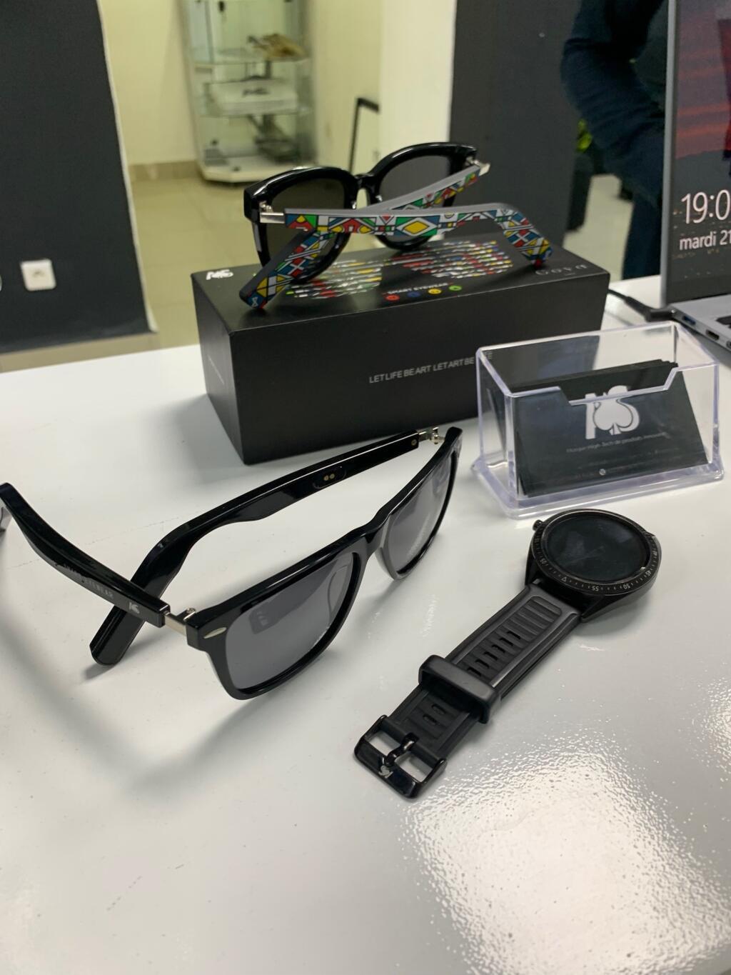 Les produits de la marque AS World Tech créée par Richard Odjrado, premier fabricant de lunettes et de montres connectées au Bénin.