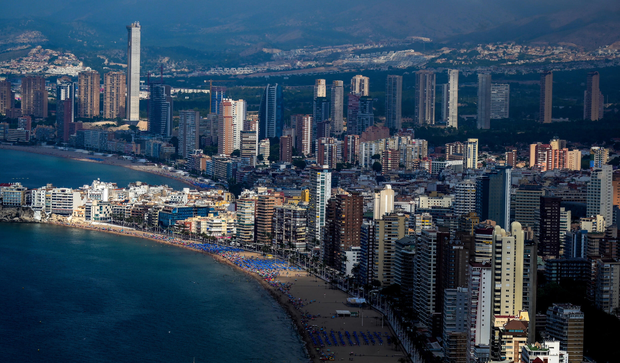 Across Benidorm, there are believed to be 1,200 vacancies in bars, restaurants and cafes