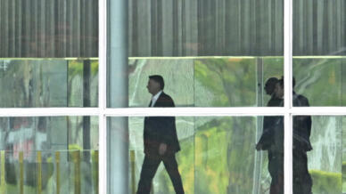 Le président Bolsonaro, photographié au palais de l'Alvorada (l'Aurore) à Brasília, ce lundi 31 octobre 2022, au lendemain de sa défaite contre Lula da Silva.