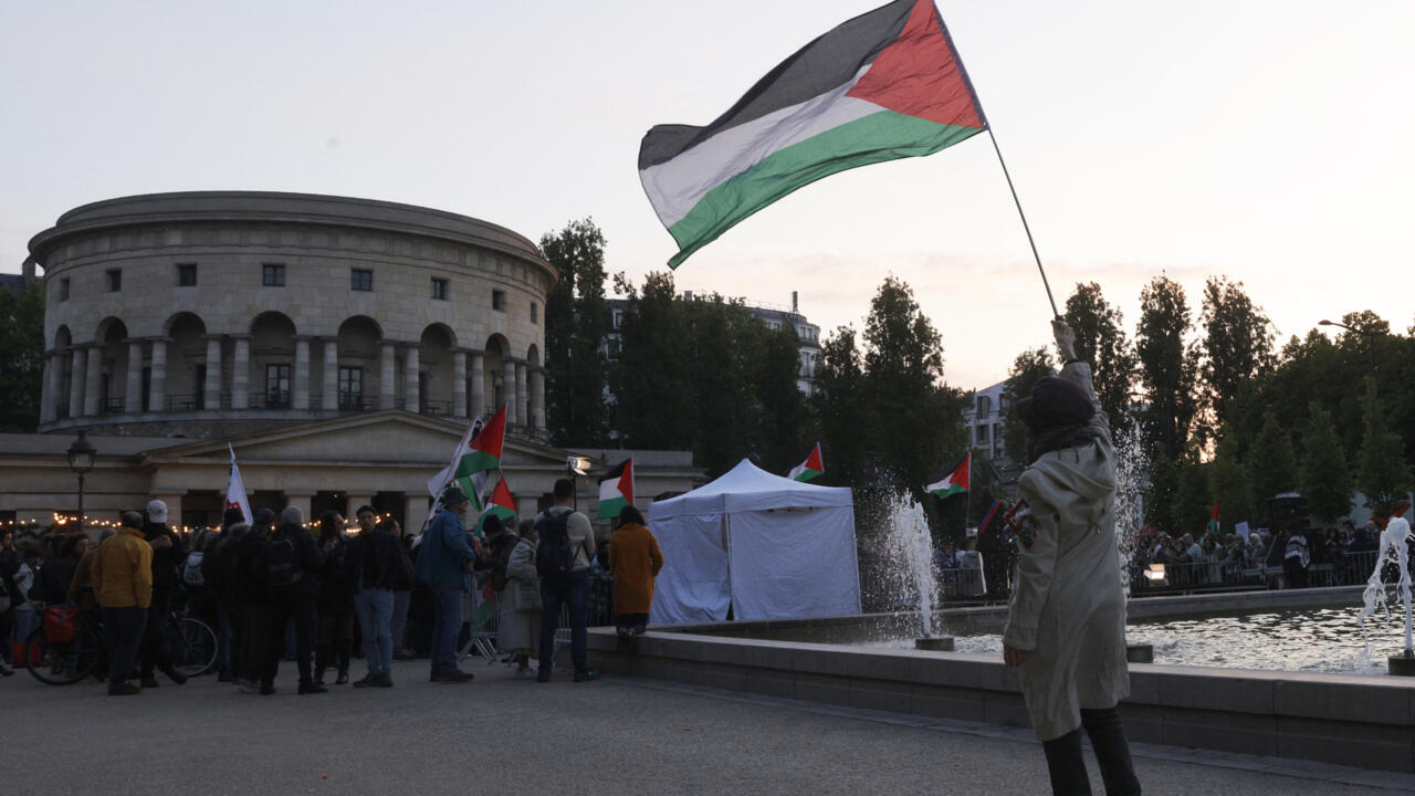 France: Bruno Retailleau en croisade contre les drapeaux palestiniens sur les mairies