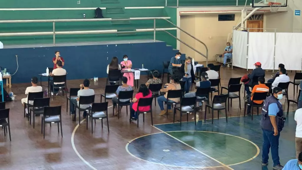 A razón de unas 1.500 personas vacunadas cada día, toda la población adulta de las Galápagos debería haber recibido sus dos dosis hasta junio.