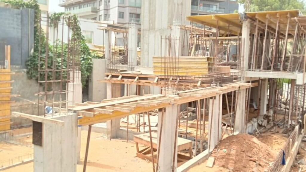 Un bâtiment en construction à Dakar.