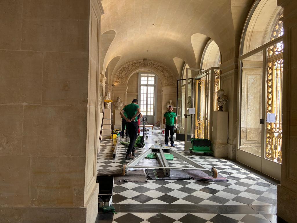 Préparatifs pour le déplacement d'une œuvre