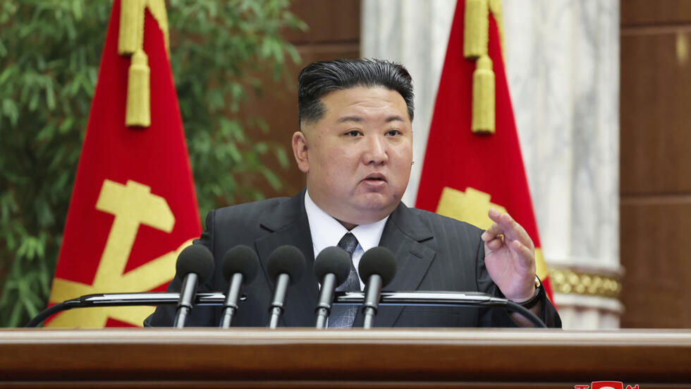 KCNA đăng ảnh do chính phủ Bắc Triều Tiên cung cấp về nhà lãnh đạo Kim Jong Un tham dự một cuộc họp được tổ chức từ ngày 23 đến 27/12/2024, tại Bình Nhưỡng, Bắc Triều Tiên.
