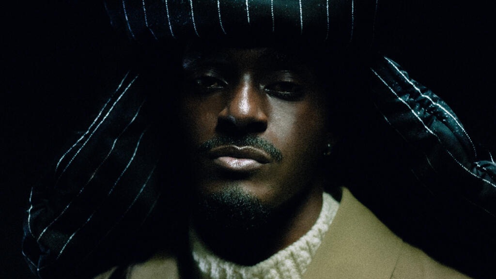 «Amazing» comporte 10 titres mêlant aussi bien des morceaux de trap classique que de boom bap moderne.