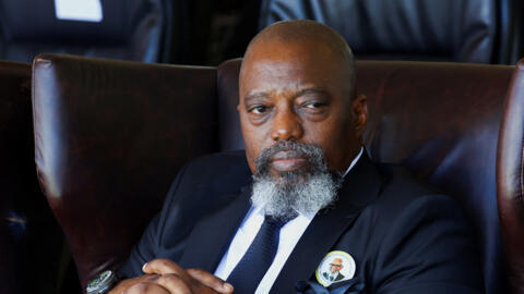 L'ancien président de la République démocratique du Congo, Joseph Kabila, assiste à une cérémonie commémorative en l'honneur de Sam Nujoma, premier président démocratiquement élu de Namibie, au stade de l'Indépendance, à Windhoek, en Namibie, le 28 février 2025.