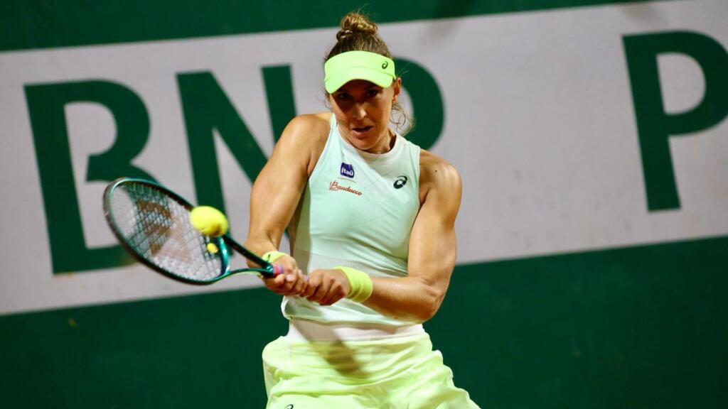 A paulistana Bia Haddad Maia, 14ª do mundo, enfrentou a italiana Elisabetta Cocchiaretto, 52ª colocada no ranking da ATP, em sua estreia em Roland-Garros. Em Paris, em 27 de maio de 2024.