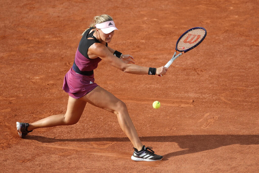 Kristina Mladenovic, durante jogo contra Anett Kontaveit da Estônia.03/06/2021