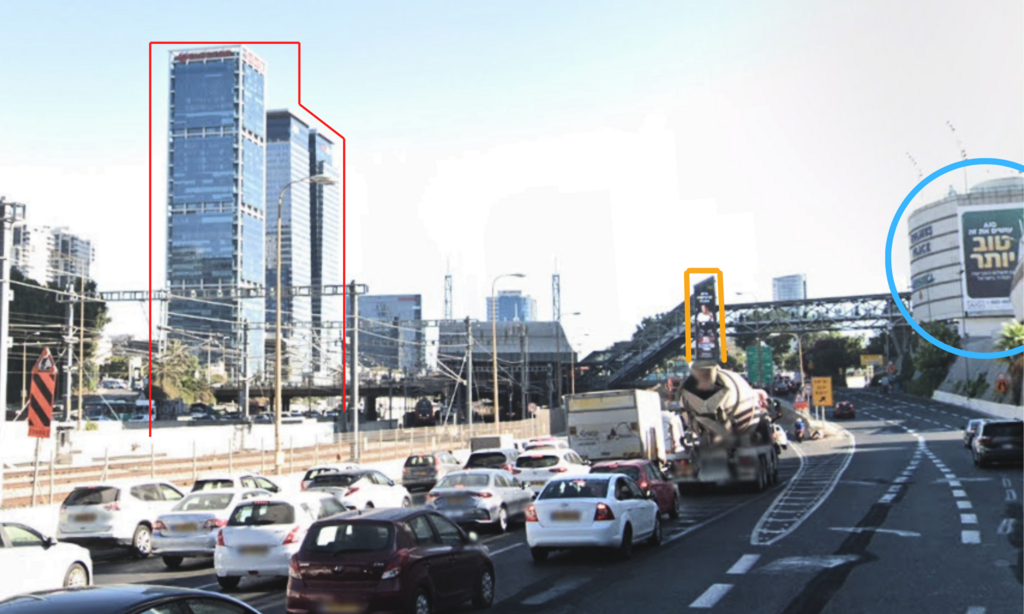 La scène se passe sur l'autoroute Ayalon, au niveau du quartier Tsamarot Ayalon.