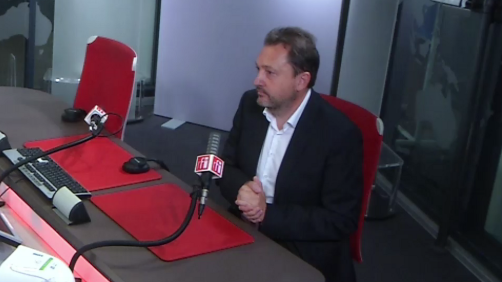 Eric Charbonnier, analyste à la direction de l'éducation et des compétences à l'OCDE, dans le studio de RFI, vendredi 17 septembre 2021.