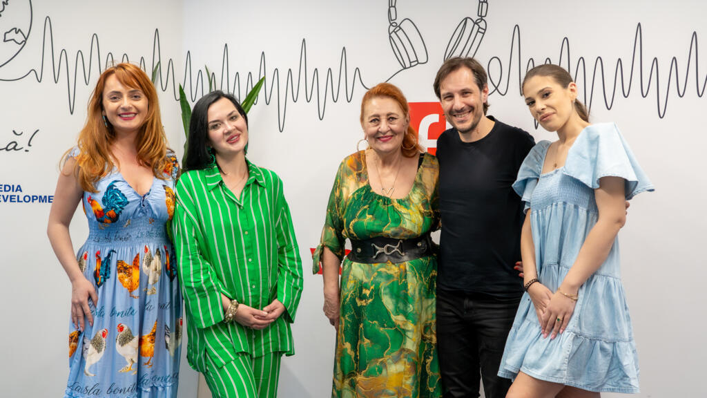 Prin Șaraimanic, Larisa Perde organizează un nou concert 'Lautaresele' în Club Expirat din București. Dintre artistele invitate în concert, Svetlana Perjovschi, Mioara Lincan și Alina Alexandru au venit în cadrul emisiunii RFI360, invitate de Valentin Panduru.
