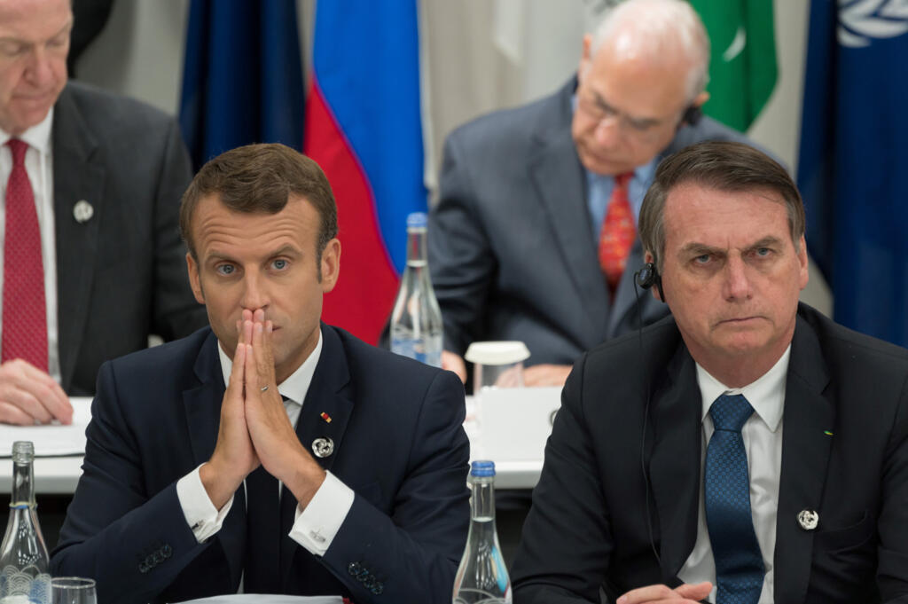 Presidente francês, Emmanuel Macron, disse que a França não ratificaria o acordo entre a União Europeia e o Mercosul e acusou Jair Bolsonaro de "mentir" sobre a proteção ambiental no Brasil.