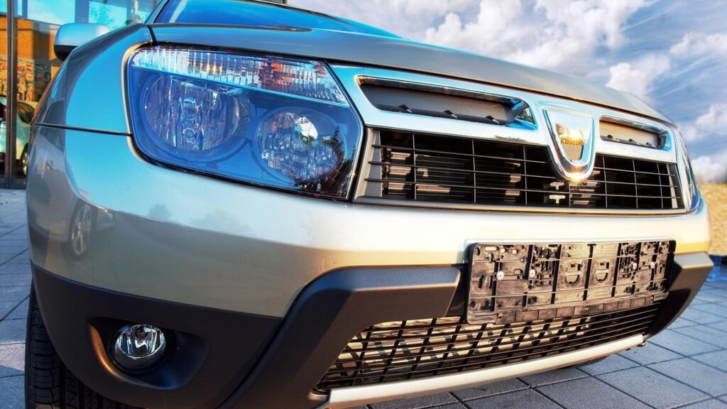 Ce ai alege: să primești câteva zeci de mii de euro și să pleci sau îți păstrezi jobul la Dacia?