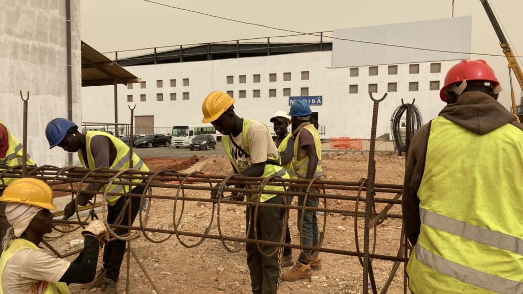 Les travaux en cours sur le site du vaccinopôle à Diamniadio, le 2 juin 2022.