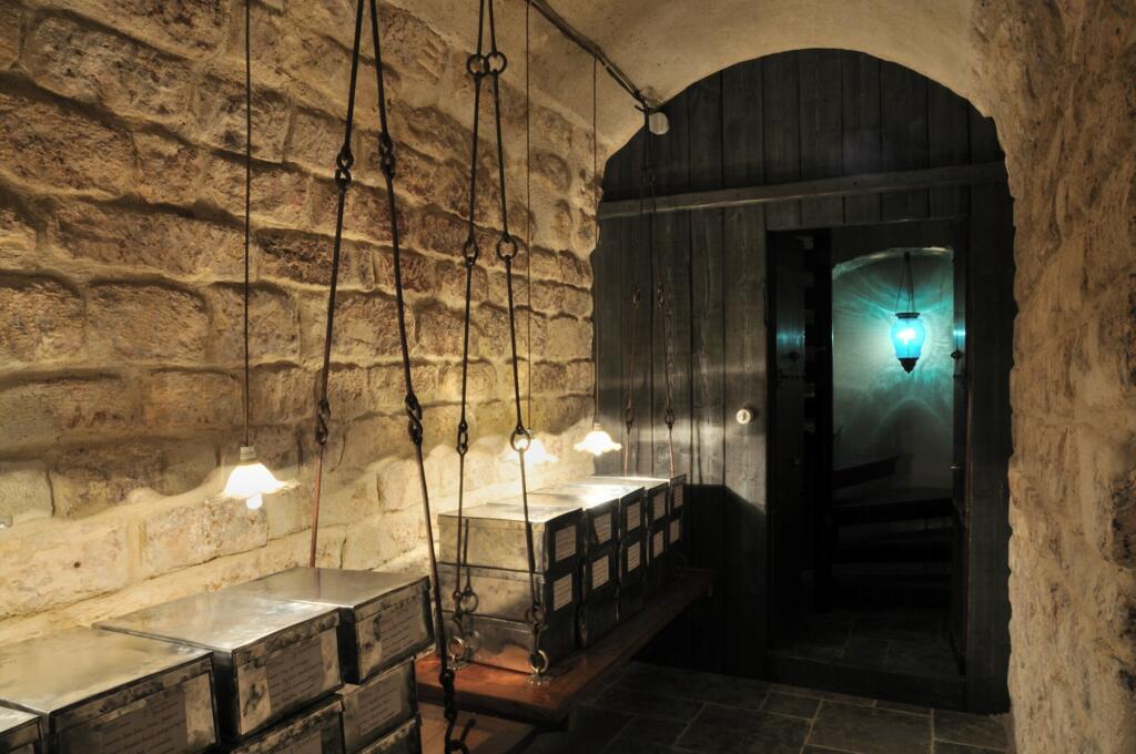 La cave à vanille, épicerie Roellinger, rue Sainte-Anne.