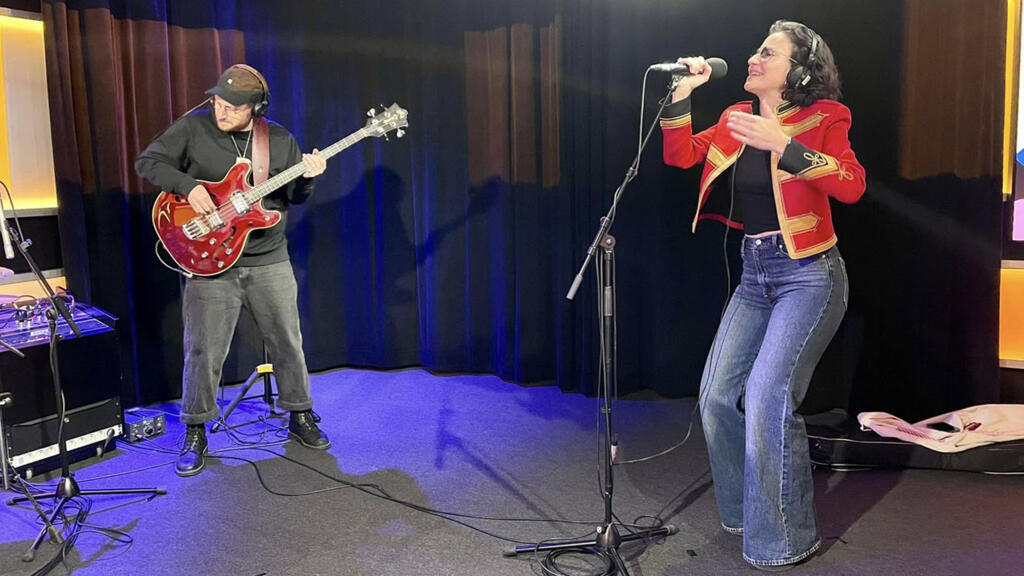 Léa Maria Friès à RFI.