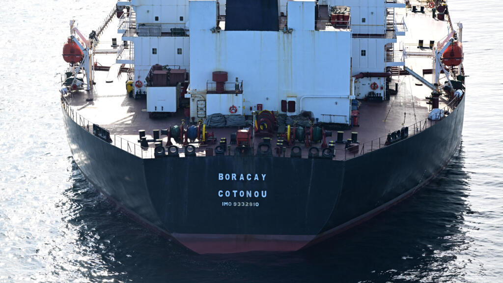 France: garde à vue prolongée de deux marins dans l'enquête sur un pétrolier de la flotte fantôme russe