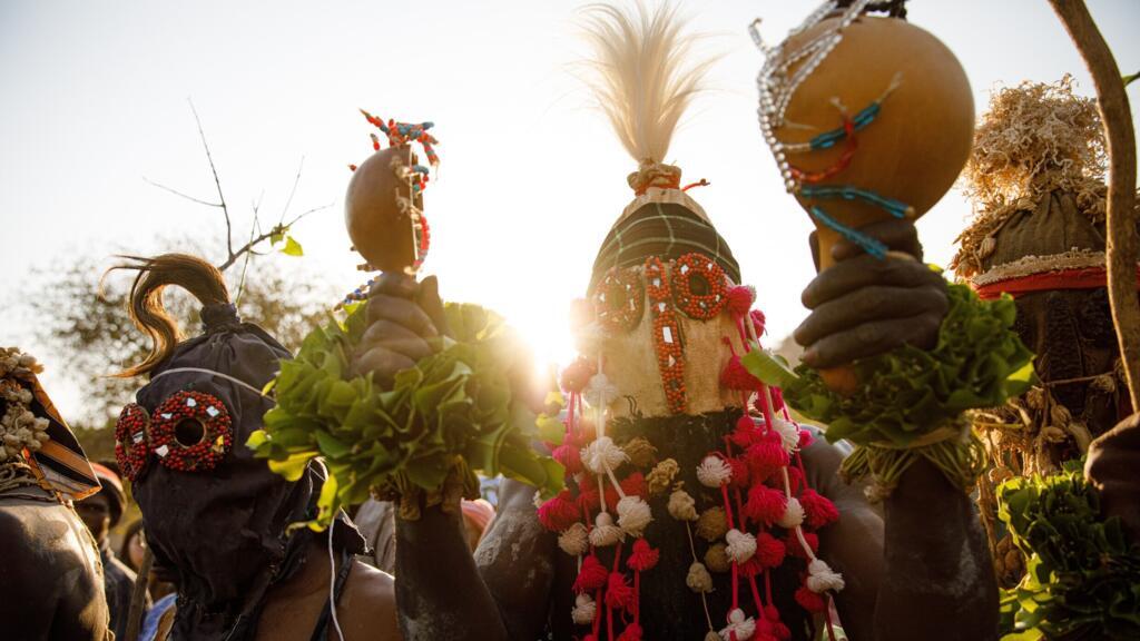 Danse coutumière de l’ethnie Dialonké. Festival des ethnies minoritaires à Bandafassi. Février 2023.