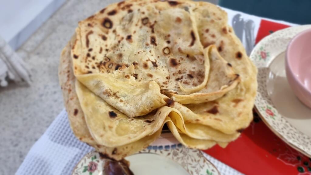 Du mleoui, une crêpe de semoule aux origines berbères.
