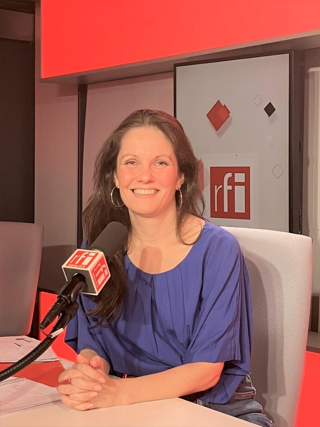Laurie Fachaux-Cygan en studio à RFI (septembre 2023)
