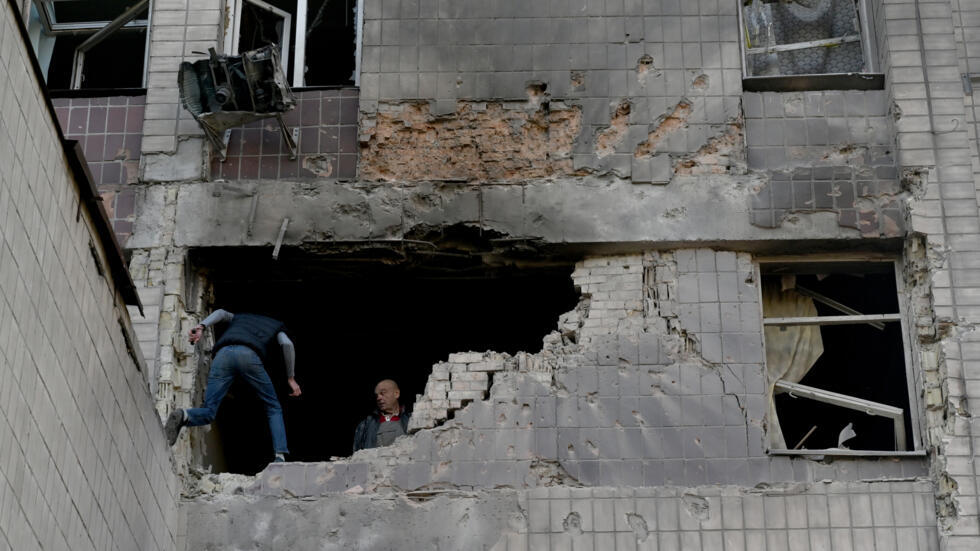 Kyiv repels air strikes, day after huge Russian bombardment