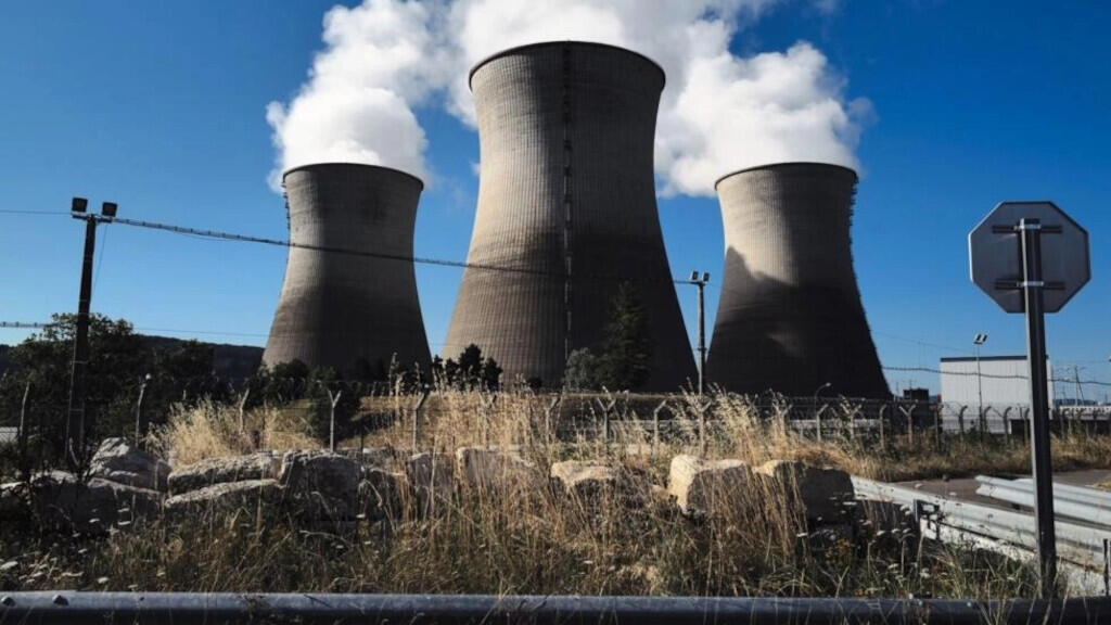La centrale nucléaire du Bugey à Saint-Vulbas (Ain), le 20 juillet 2023. Le secteur de l'énergie est le premier responsable de la baisse des émissions en 2023.