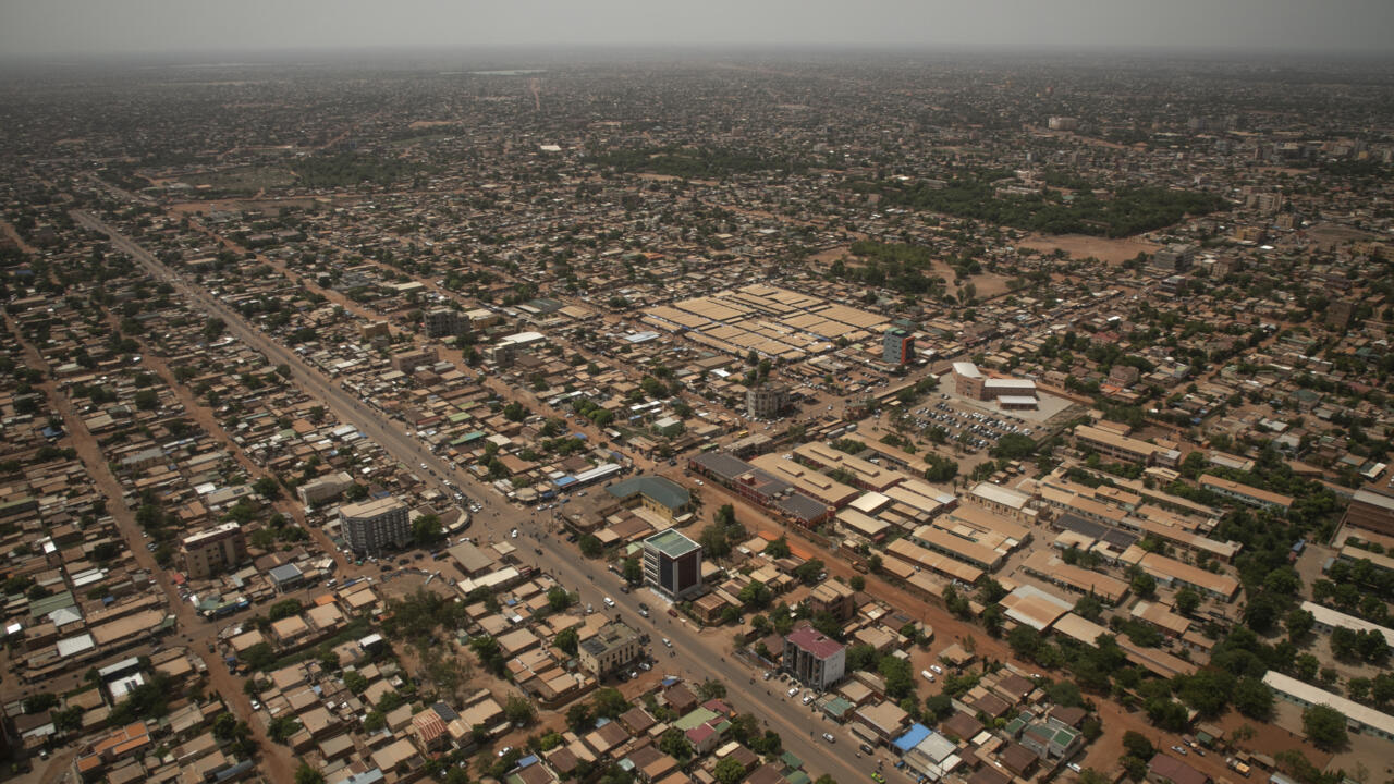 Burkina Faso: après plus d'un an d'incarcération, les journalistes Bayala et Traoré libérés