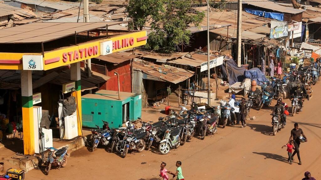 Mali: les importations de carburant sont-elles supérieures à celles d'avant la crise, comme l'affirment les autorités?