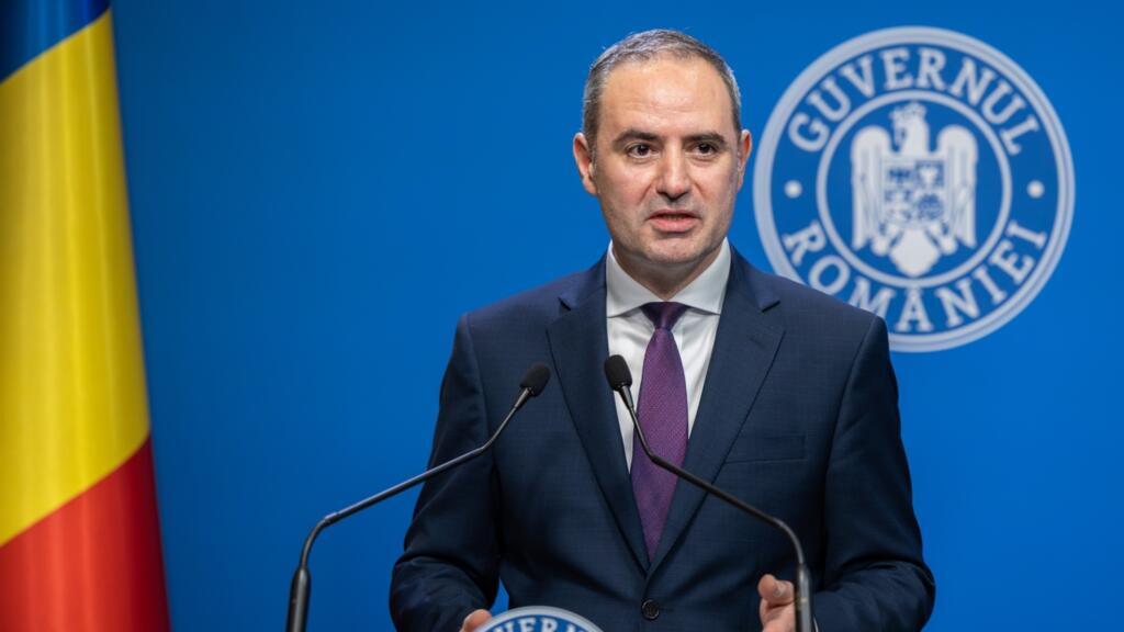 Ministrul Finanțelor, Alexandru Nazare, într-un briefing de presă la Palatul Victoria, 1 octombrie 2025.