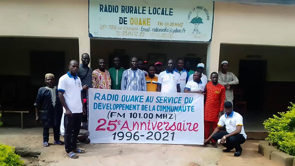 Les 25 ans de la Radio locale Ouaké (La radio rediffuse les émissions du Club).