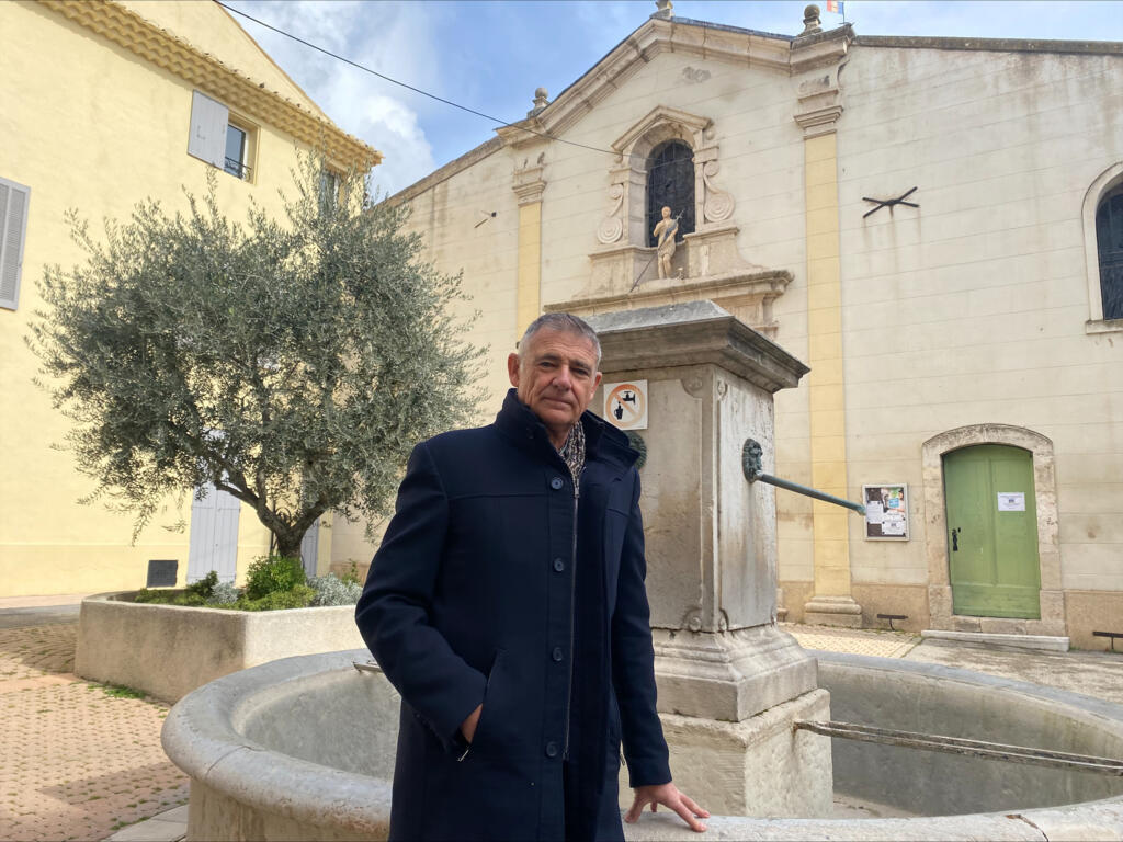 Jean-Jacques Coulomb, maire de Saint-Zacharie, commune du Var traversée par l'Huveaune à sec, a coupé l'alimentation en eau des fontaines de la ville