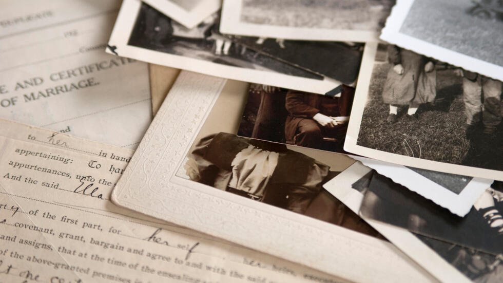 Les actes de naissance, de mariage ou de décès établis il y a plus de cent ans sont aujourd'hui accessibles à tous. 