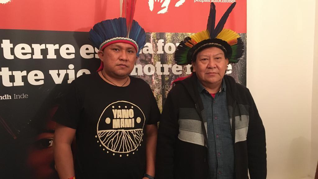 Representantes Yanomami Davi e Dário Kopenawa estão em Paris para denunciar invasão de terras indígenas por garimpo ilegal