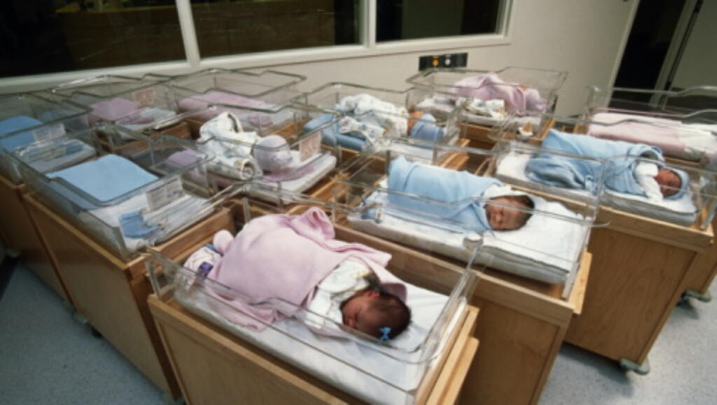 A fecundidade caiu para 1,62 filhos por mulher em 2024 na França, o menor índice desde a Primeira Guerra Mundial. (Imagem ilustrativa)