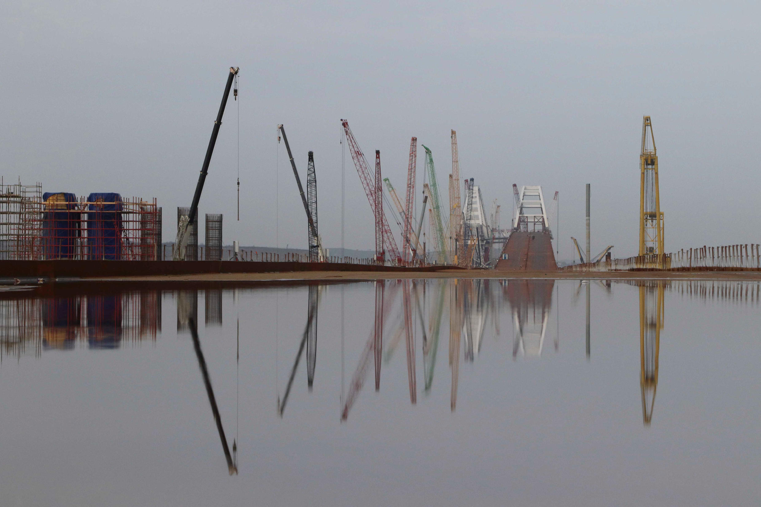 crimee projet de pont du detroit de kertch symbole du rattachement