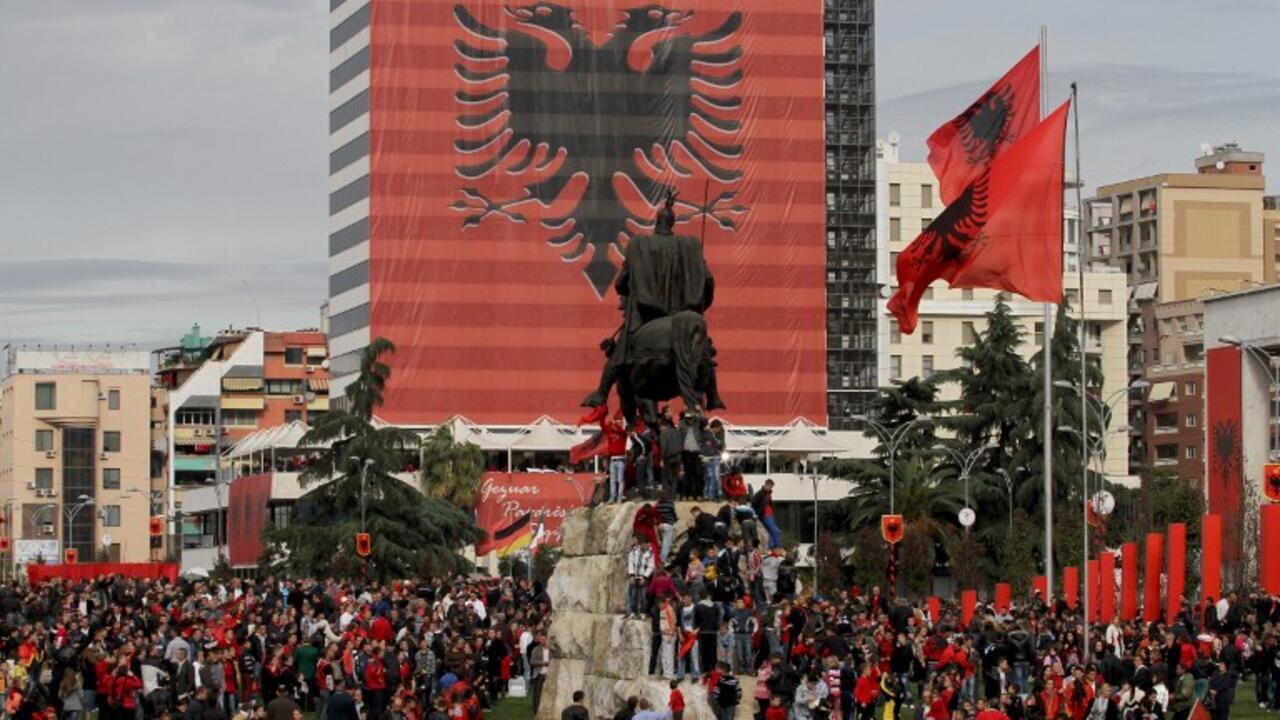 Les Albanais fêtent les cent ans de leur indépendance