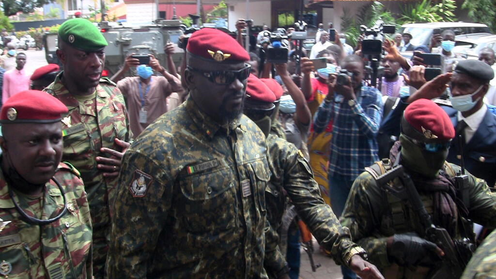 Le président de la transition en Guinée, le colonel Mamadi Doumbouya, à Conakry, le 10 septembre 2021.