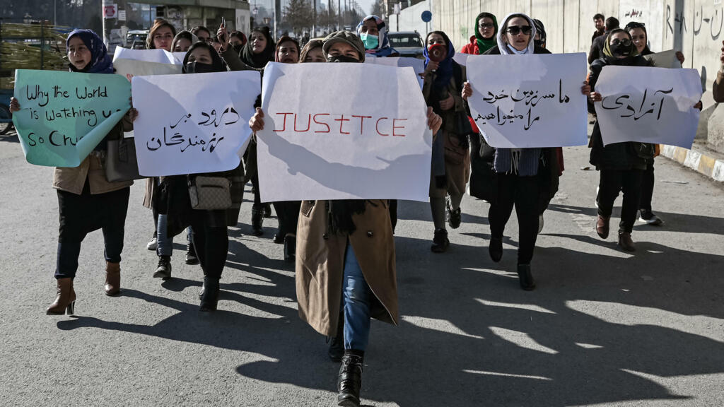 Un petit groupe de femmes a protesté contre les exécutions extrajudiciaires d'anciens responsables afghans par les Talibans (image d'illustration).